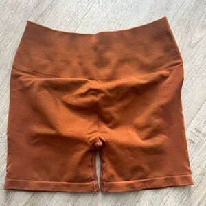 Alphalete Women's Copper Amplify Shorts